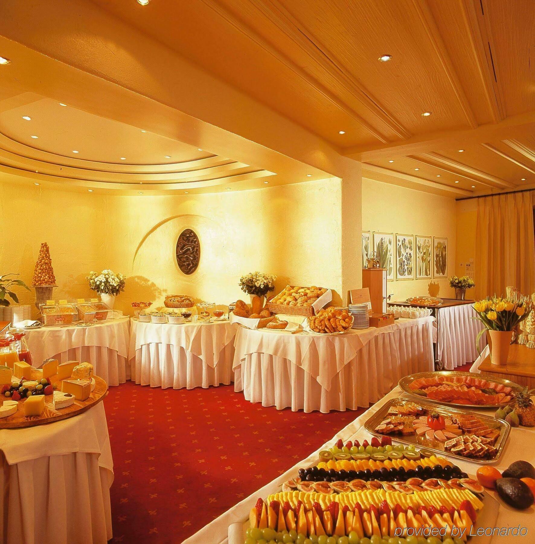 Kongress Hotel Davos Restoran gambar